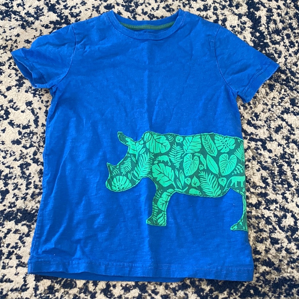 Mini boden 6-7 rhino appliqué short sleeve shirt